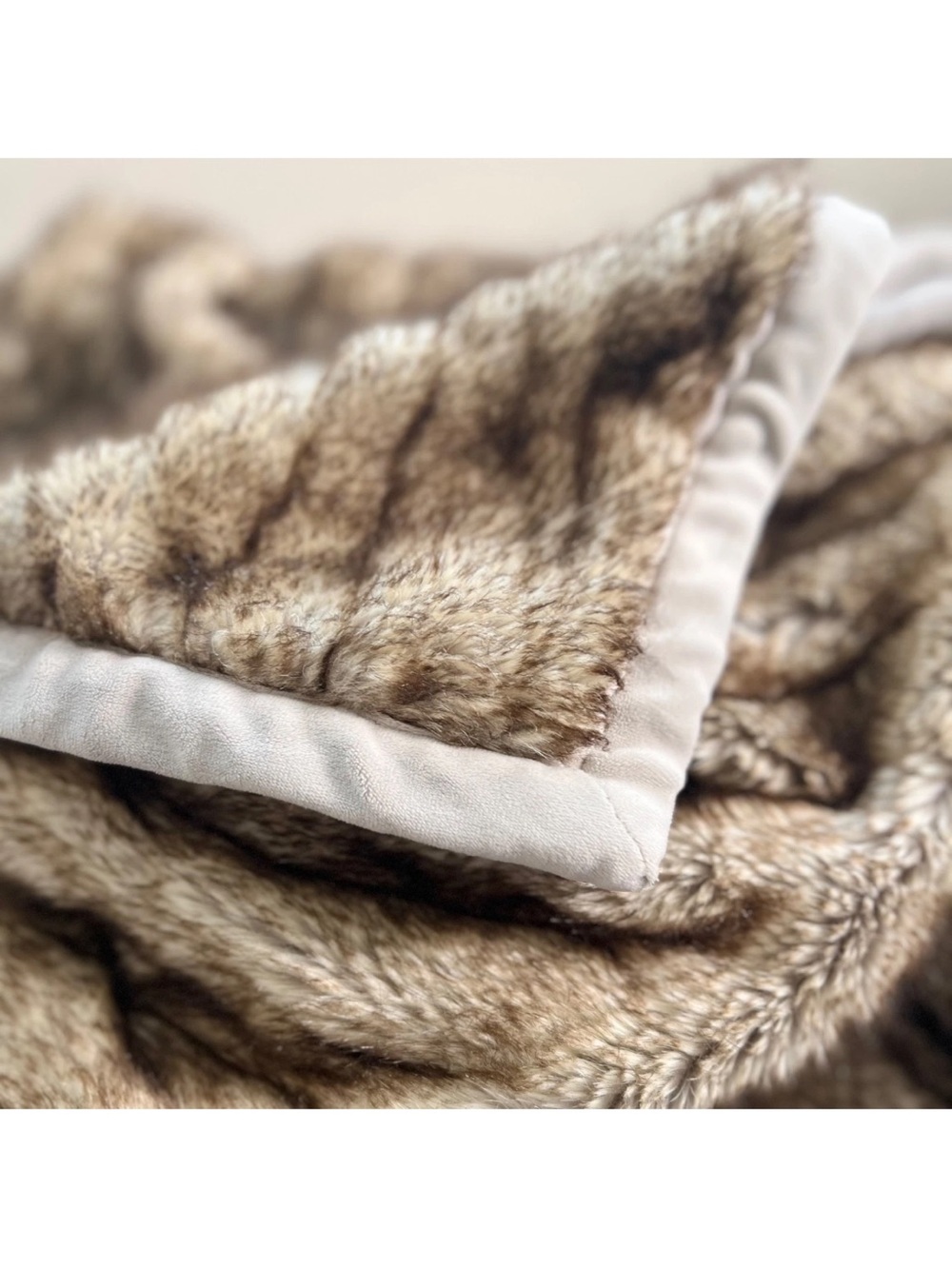 RARE Pottery Barn Gathered Faux Fur Throw Blanket 49x63 Brown/Gray Plush Texture